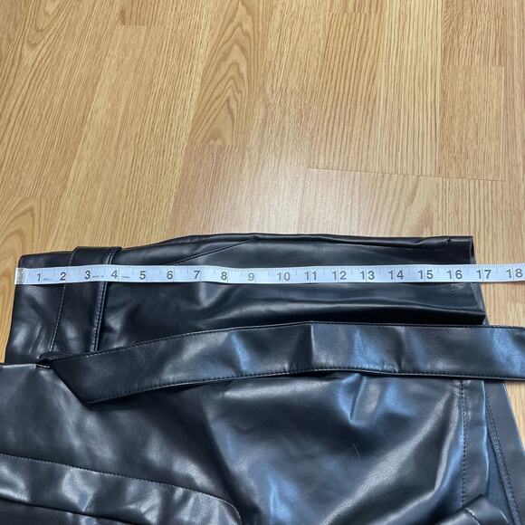 Black Leather Women Shorts - Picture 6 of 9